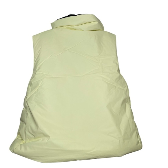 Rains Loop Vest Yellow Size M NWT | Padded High Collar, Waterproof, Rare Color - Picture 3 of 5